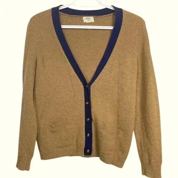 J. Crew “Wallace”  100% Merino Wool Cardigan Sweater w Pockets Size Medium - Picture 1 of 6